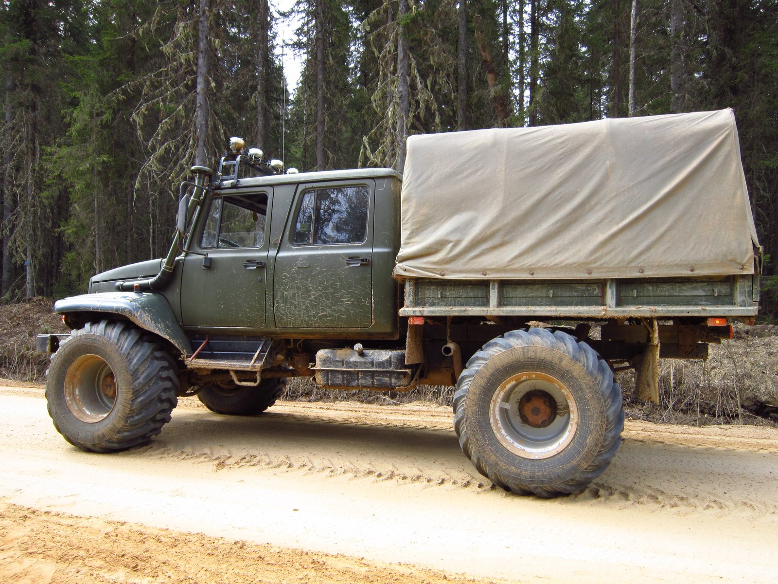 Tanks are not afraid of dirt - My, Off road, Motorists, Russian size