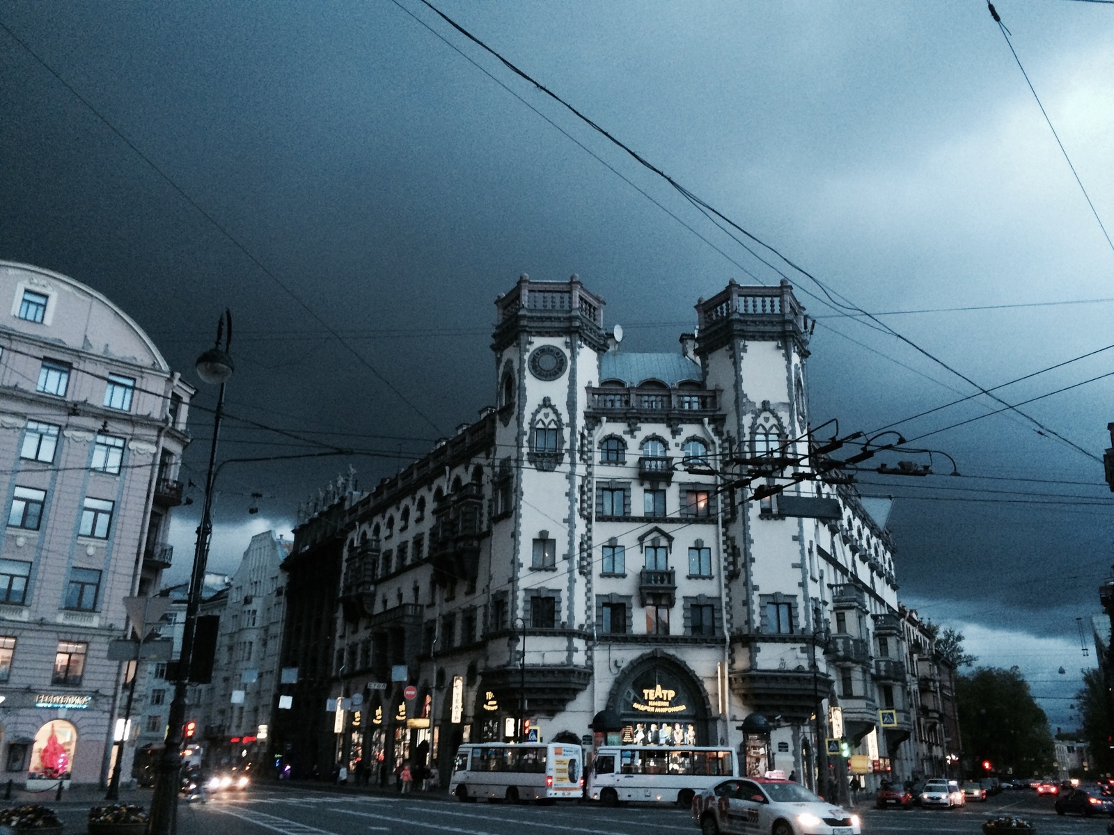 It looks like the fuck is coming. - My, Saint Petersburg, Weather, Hurricane, No filters