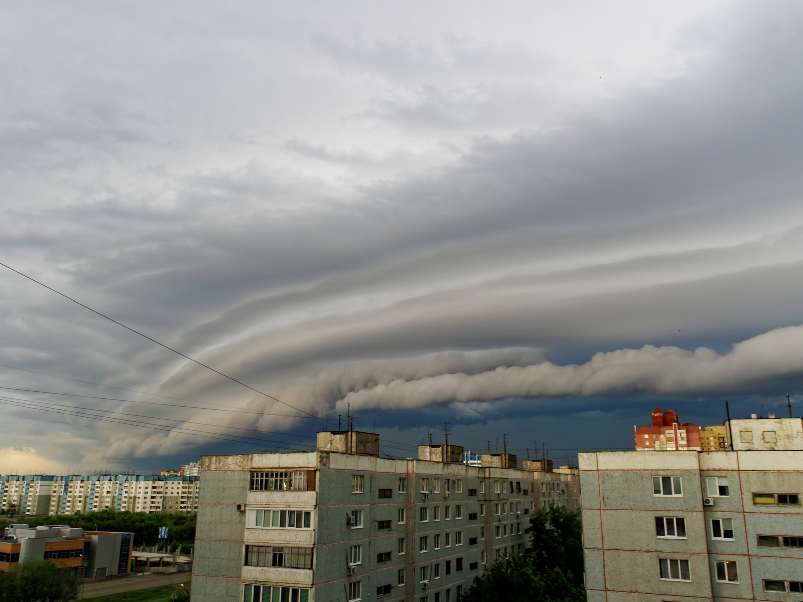 Осадка оренбург. Молния в Оренбурге. Гроза в Оренбурге. Орске ожидается гроза. Воздух Оренбург.