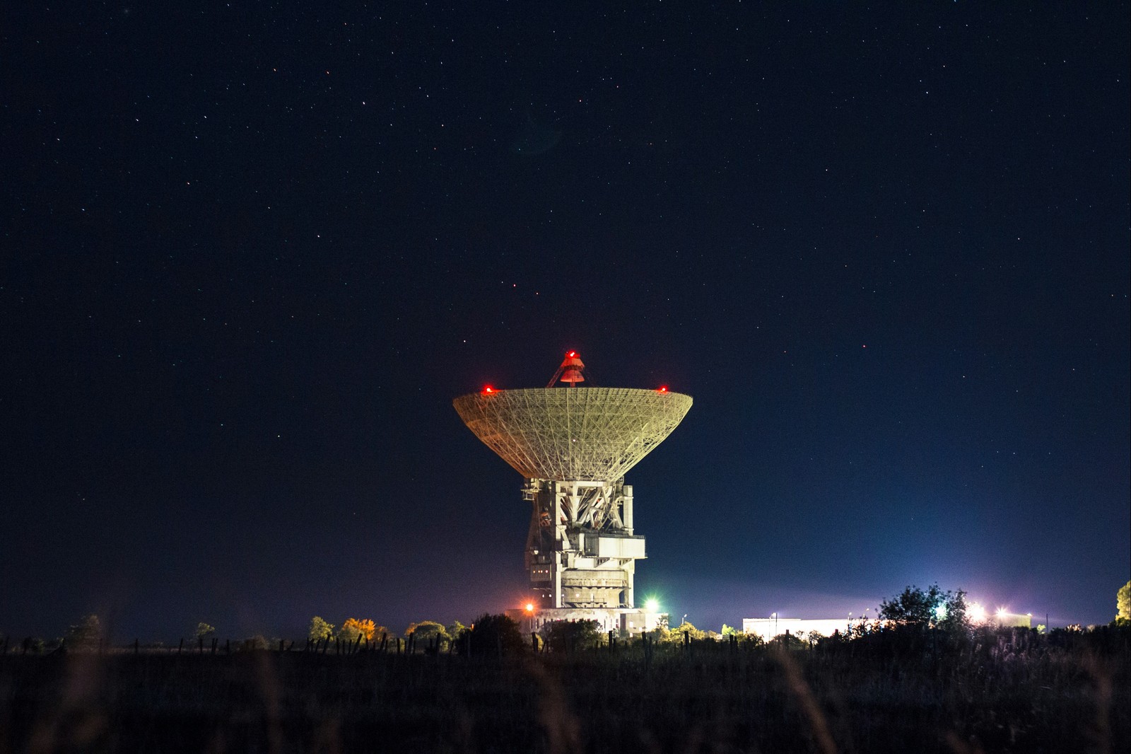 The Milky Way and the Eastern Center for Deep Space Communications. - My, Radio telescope, Astrophoto, Rt-70, Ussuriysk, Дальний Восток, Sony, Canon, Longpost