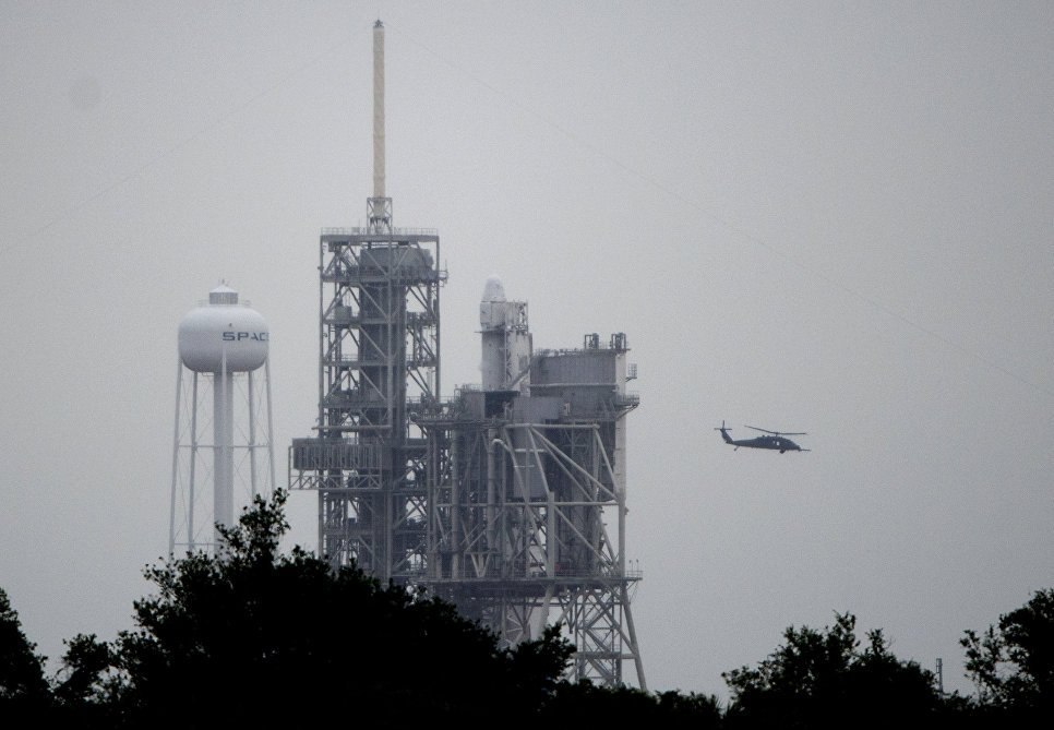 SpaceX re-sends Dragon space truck for the first time in history - Geektimes, Spacex, Spacex Dragon, Falcon 9, Space, Longpost