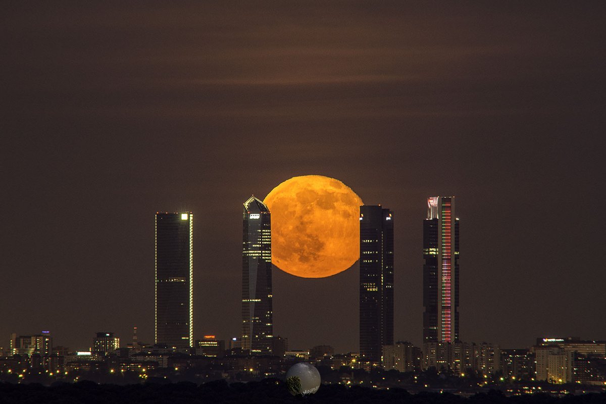 full moon rising - moon, Full moon, Spain, Madrid, June