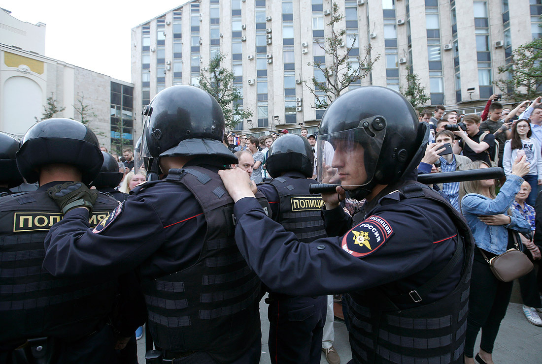 В мэрии назвали события на Тверской стопроцентной провокацией неадекватных  людей | Пикабу