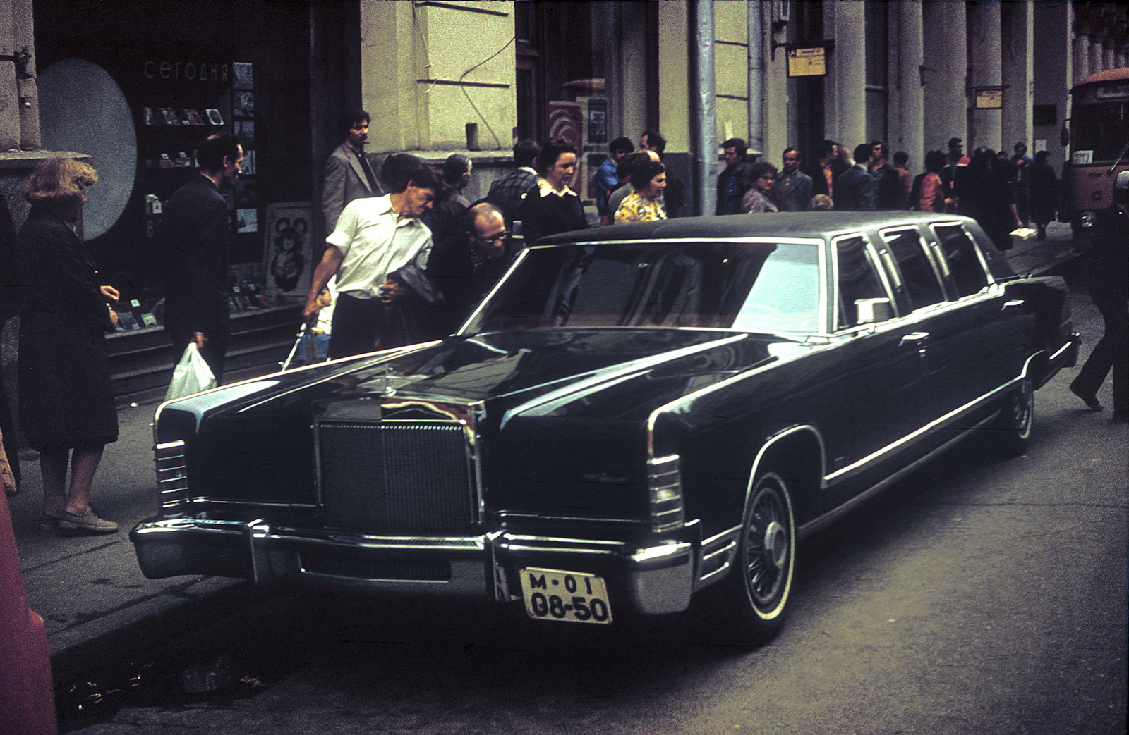 Lincoln Town Car в Москве, 1983 год | Пикабу