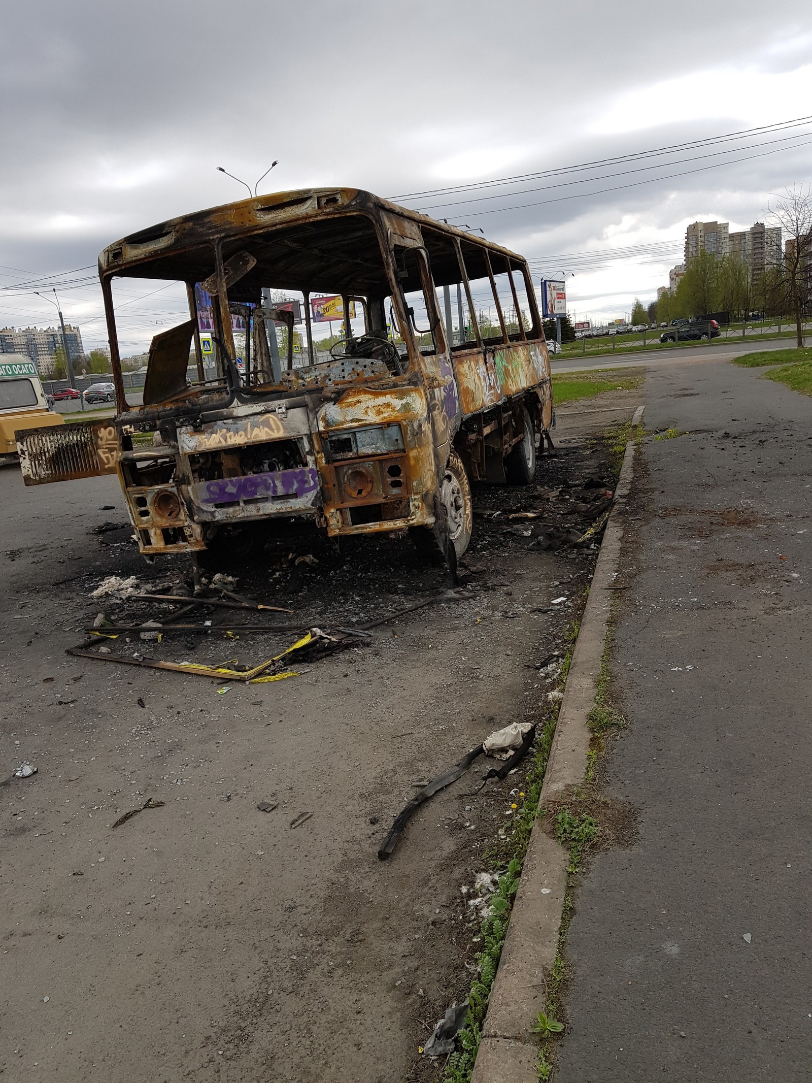 Сожгли автобус в Питере, возле Муринского ручья - Автобус, Пожар, Длиннопост