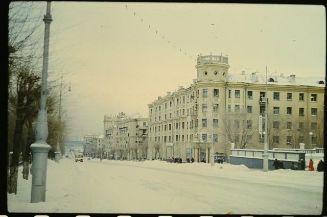 Клуб История Магнитогорска. Фото в прошлое Магнитогорска. - Магнитогорск, Магнитка, Прошлое, Старое фото, Зима, ЦУМ, Город, Металлургический город, Длиннопост