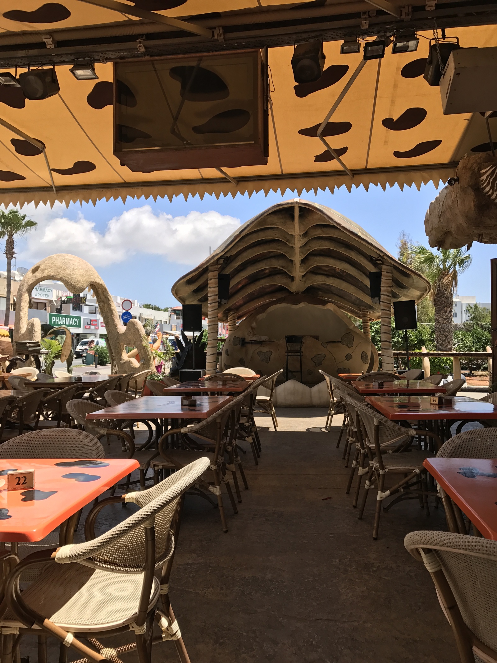 I saw - I shed a tear. - My, Flintstones, A restaurant, Cyprus, The photo, Longpost