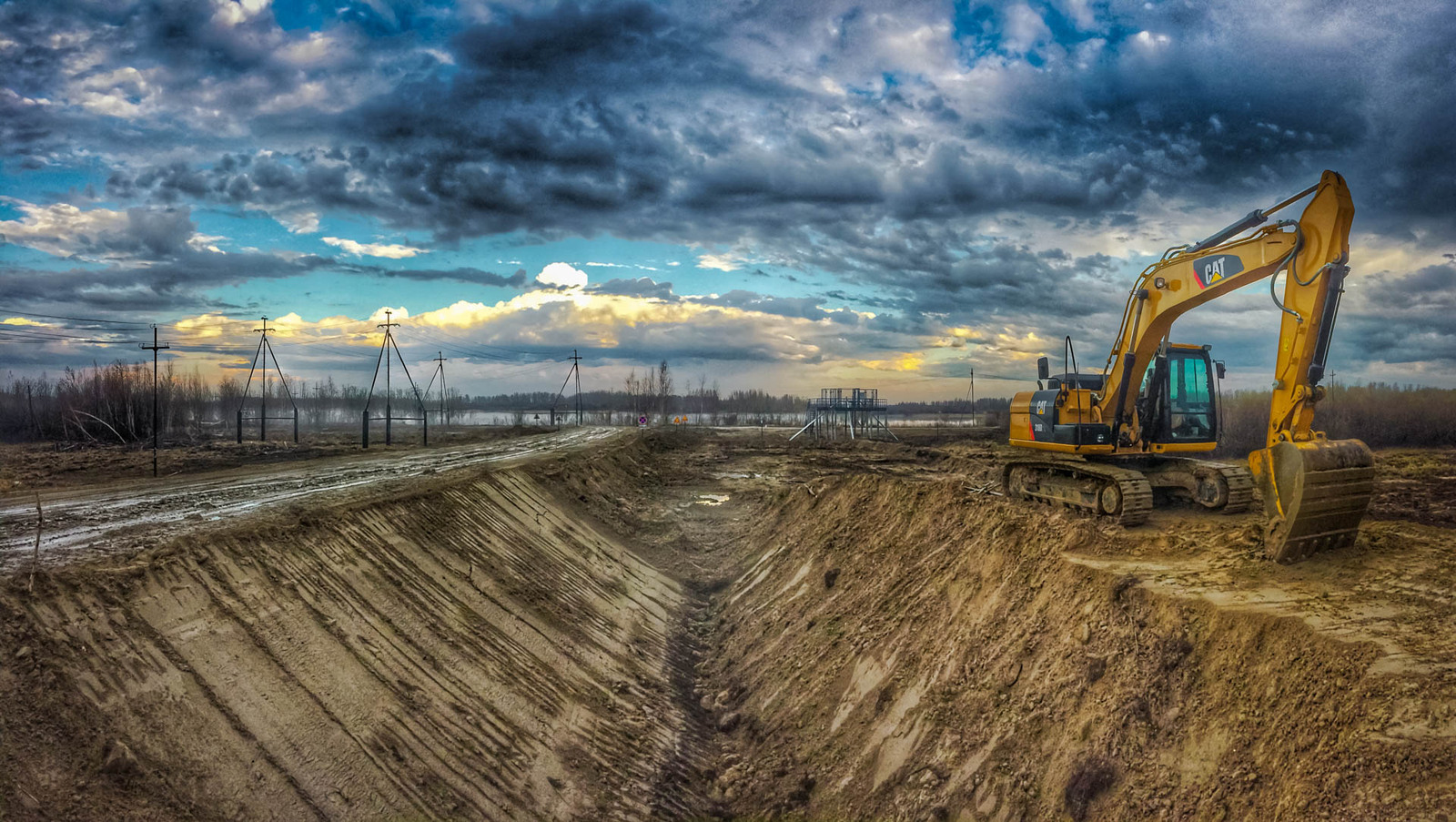 Everyday life of a tractor driver. - My, Work, Excavator, Caterpillar, North, Longpost