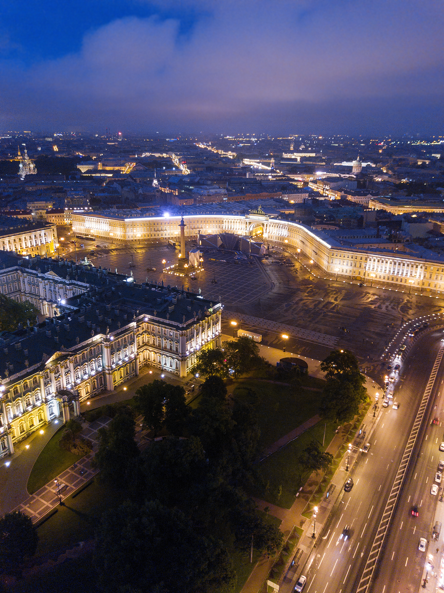 Петербург с квадрокоптера. Московская площадь Санкт-Петербург. Московский проспект Санкт-Петербург ночью. Ночной Питер 8k. Дворцовая площадь.