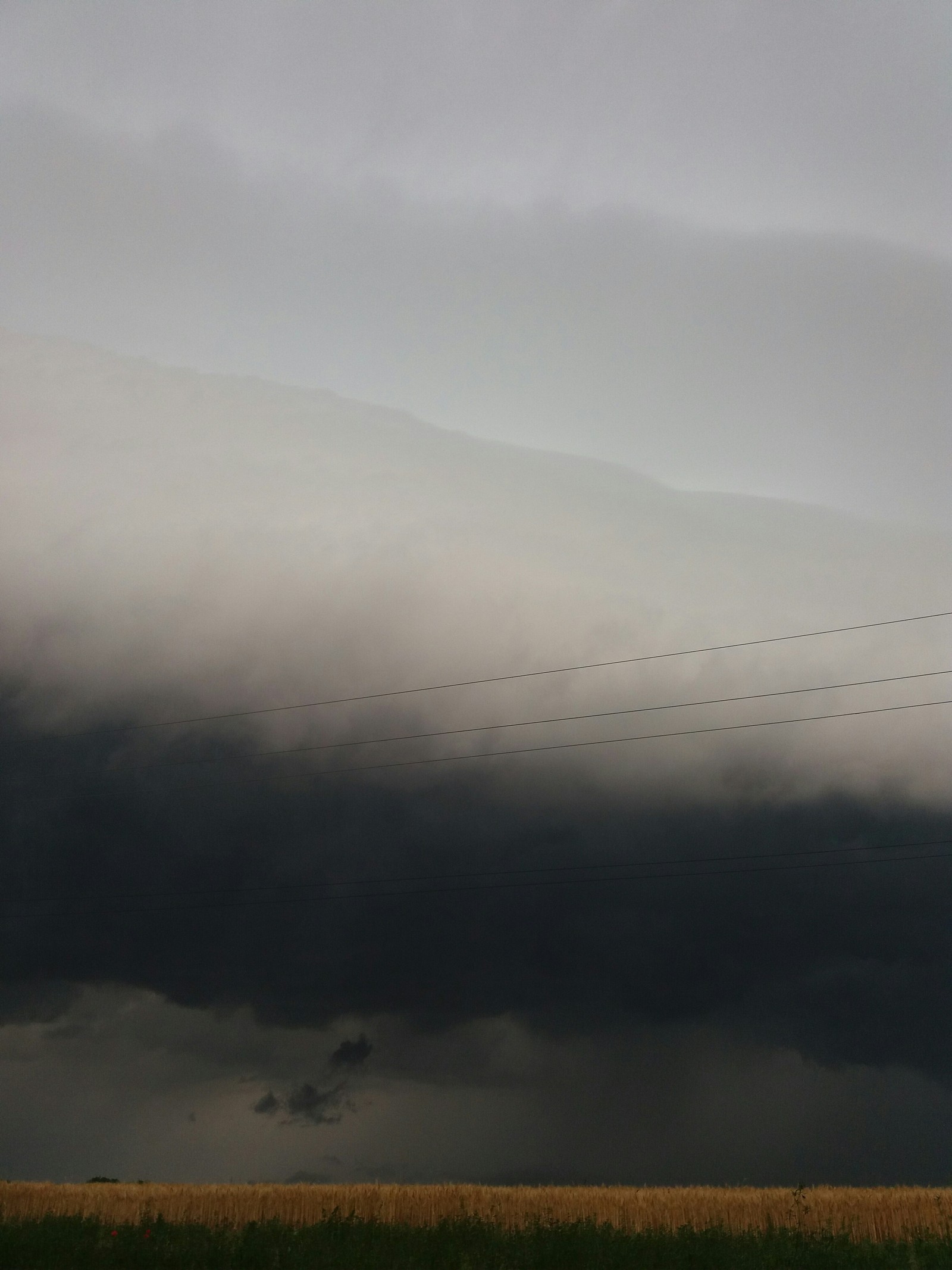 Looks like it's starting to rain... - My, Good weather, Clouds, Field, Rain, Hurricane, The photo, Longpost