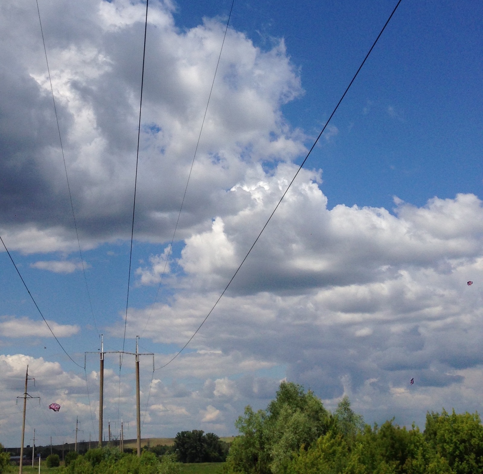 Digital camera glitches near power lines - My, Power lines, UFO, Ololo, Longpost