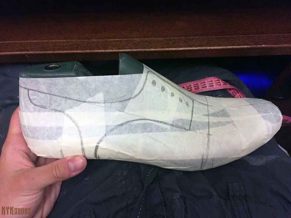 Как шьют обувь в мастерской