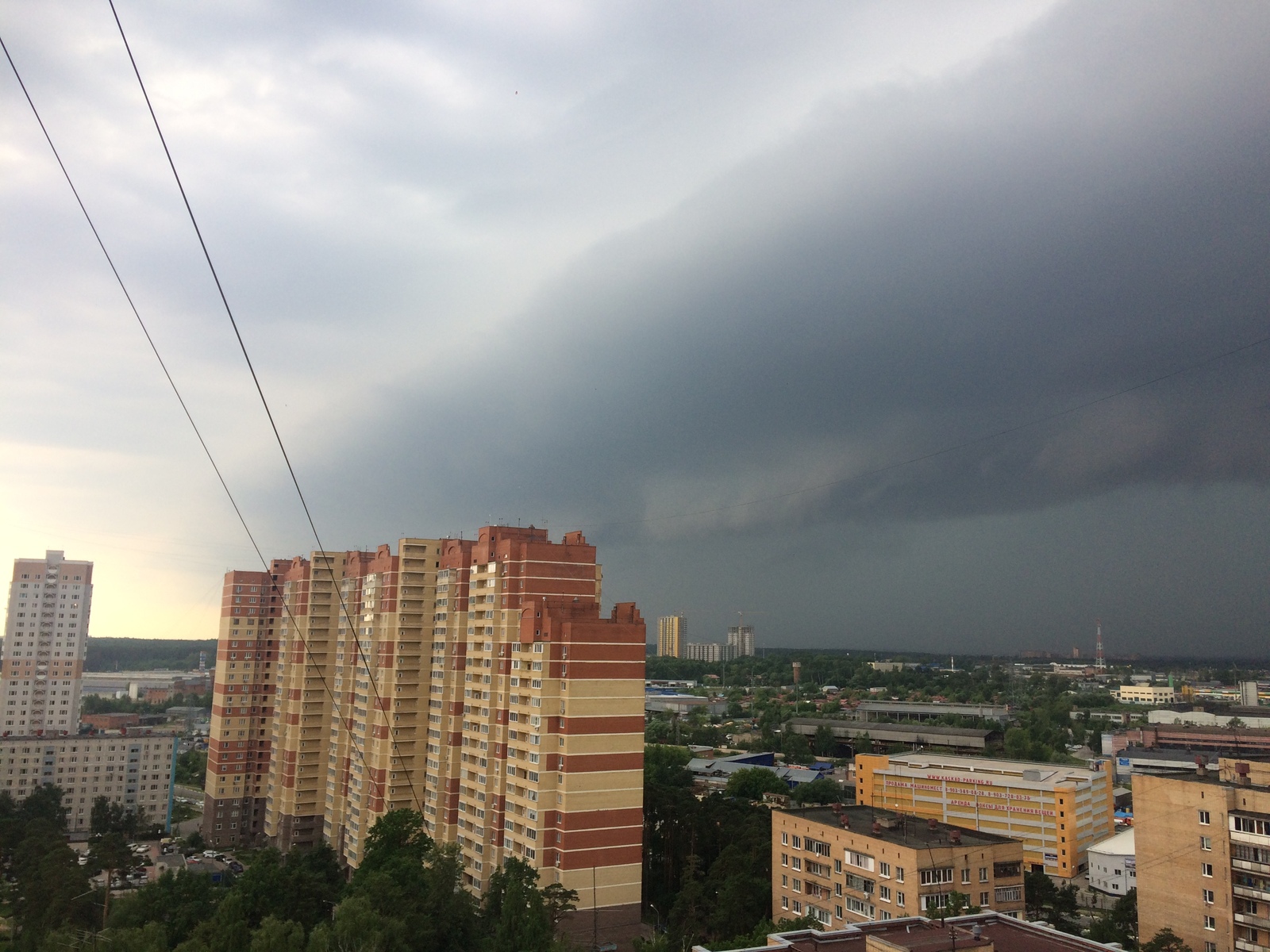 The storm is coming to Moscow. - My, Thunderstorm, Bad weather