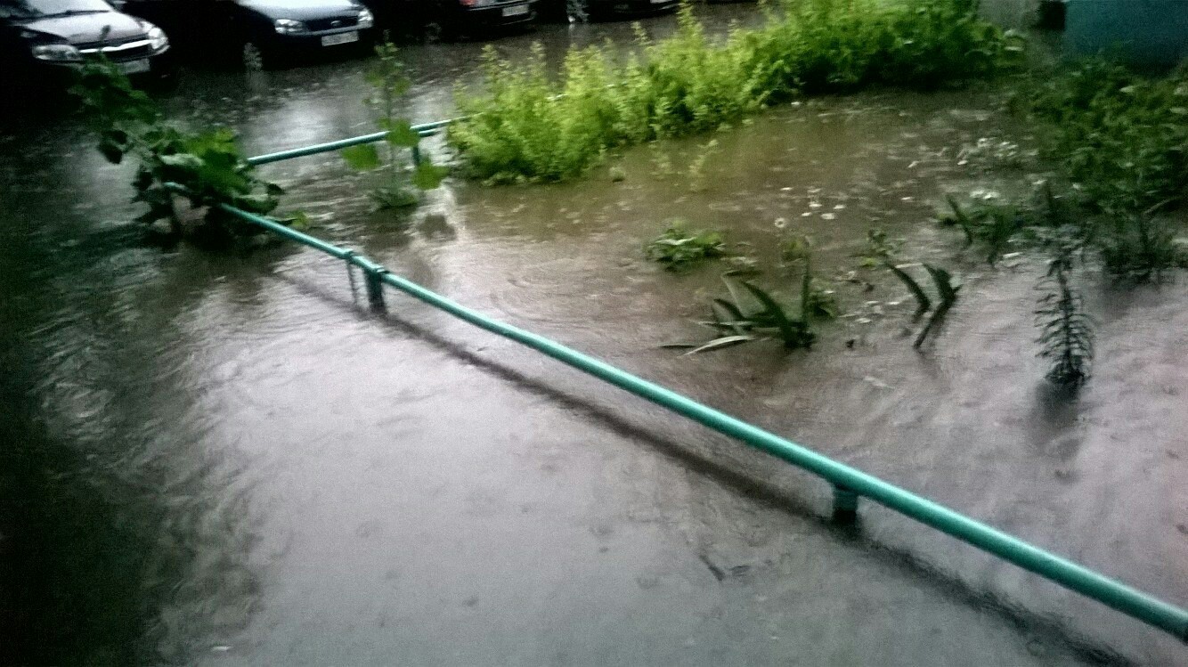 And from our window ... the river slowly flowed ... - My, Izhevsk, Housing and communal services, River, Rain, Longpost