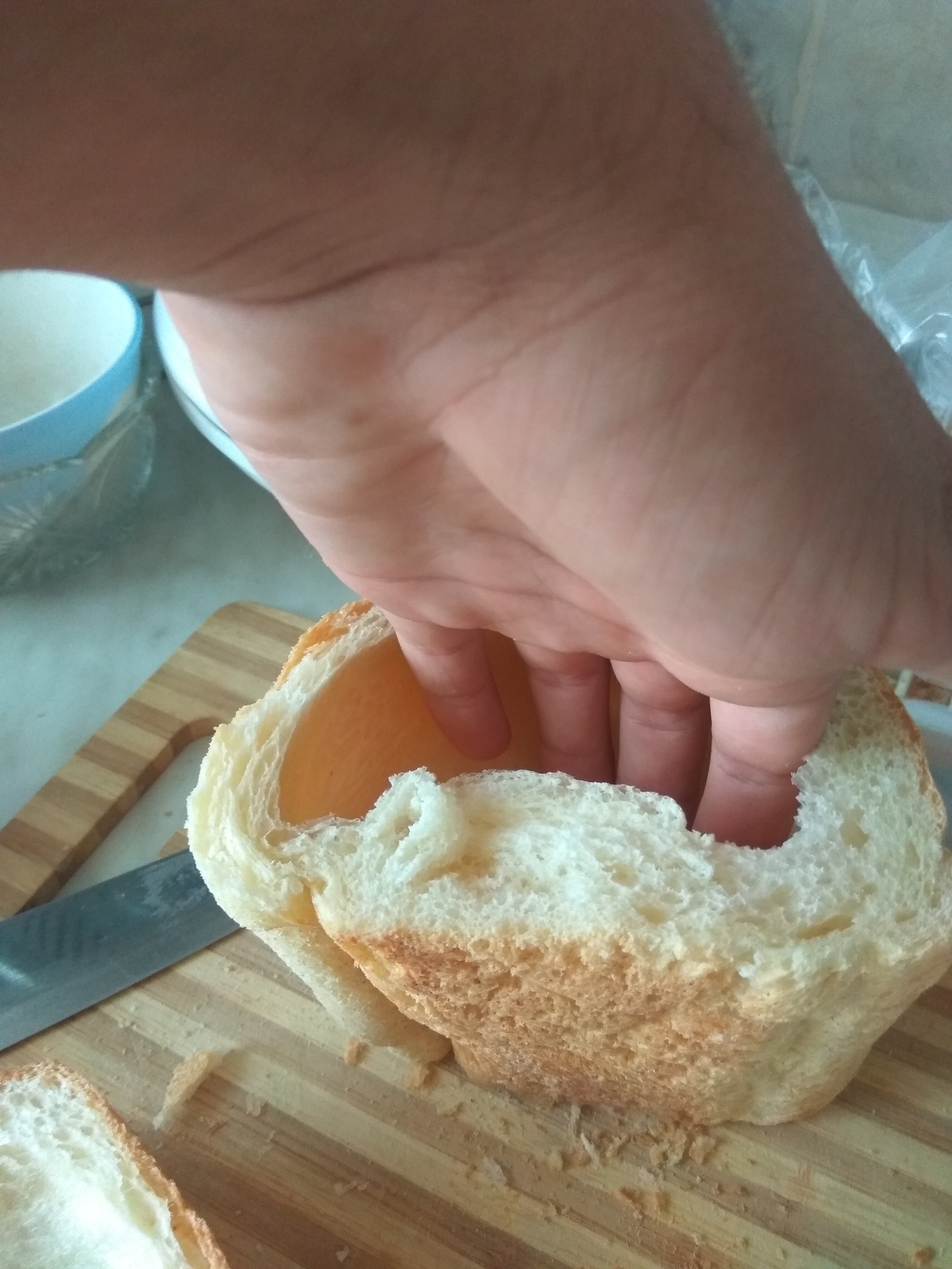 I cut myself a piece of bread and felt thrown :( - My, Bread, , Palm, Deception, Longpost