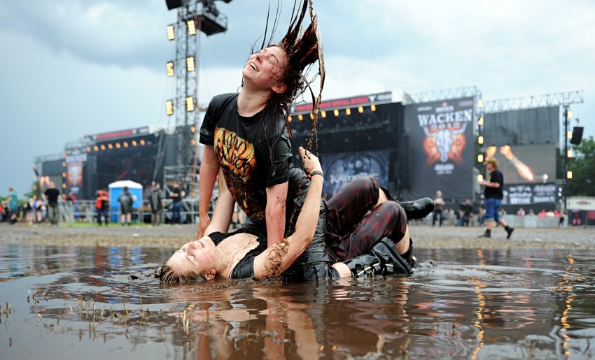 However... Wacken Festival, Germany. - Invasion, Rock festival, Waste, Longpost