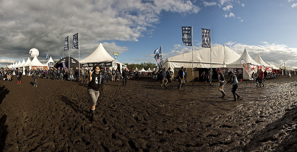 However... Wacken Festival, Germany. - Invasion, Rock festival, Waste, Longpost