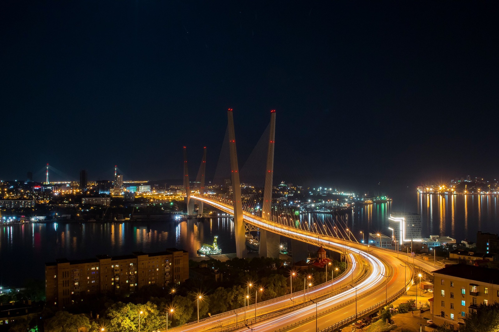 золотой мост владивосток ночью