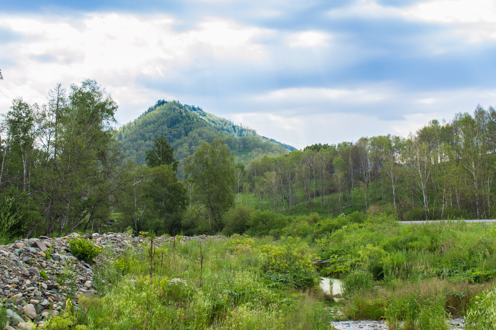 Mountain Altai. There is a road along the Chuya tract. - My, Mountain Altai, Chuisky tract, Mountain tourism, Chike Taman Pass, Seminsky Pass, The mountains, Altai Mountains, Longpost, Altai Republic