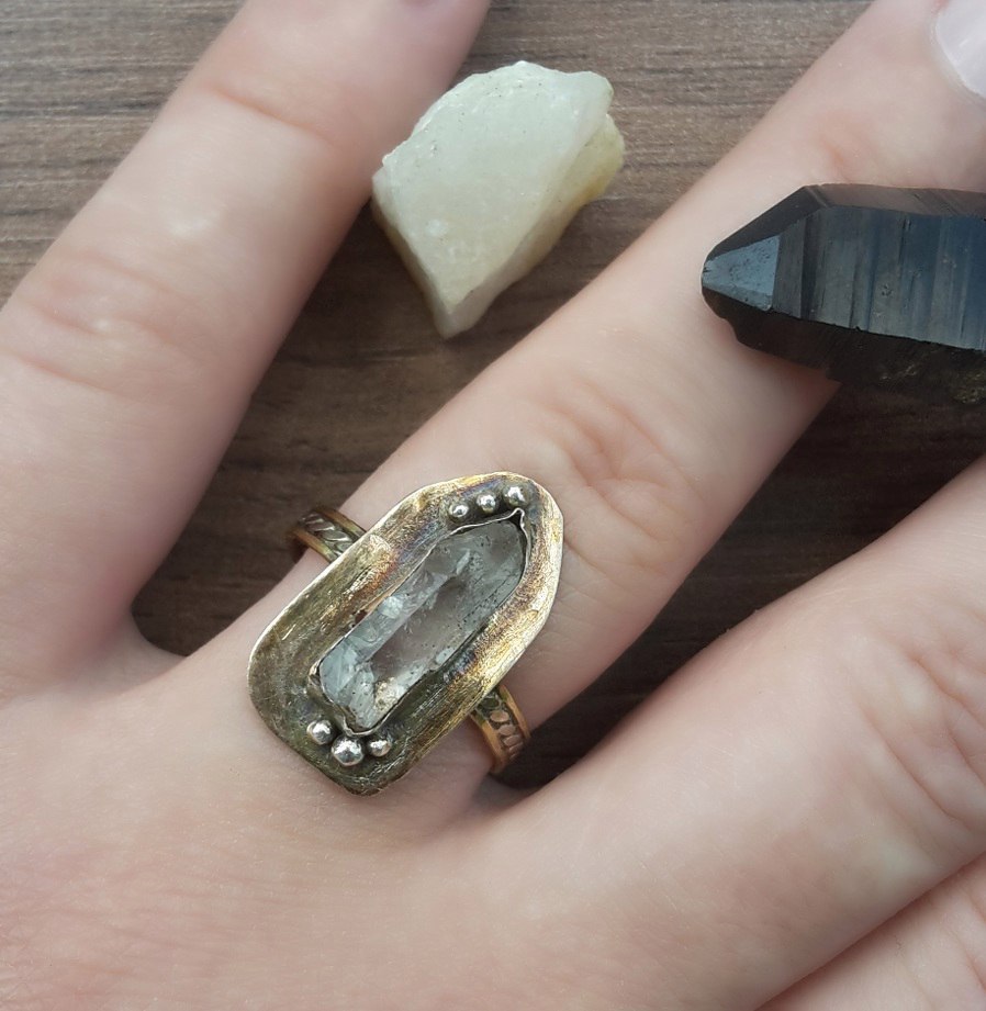 Range mine. Кольцо латунное с искусственным камнем