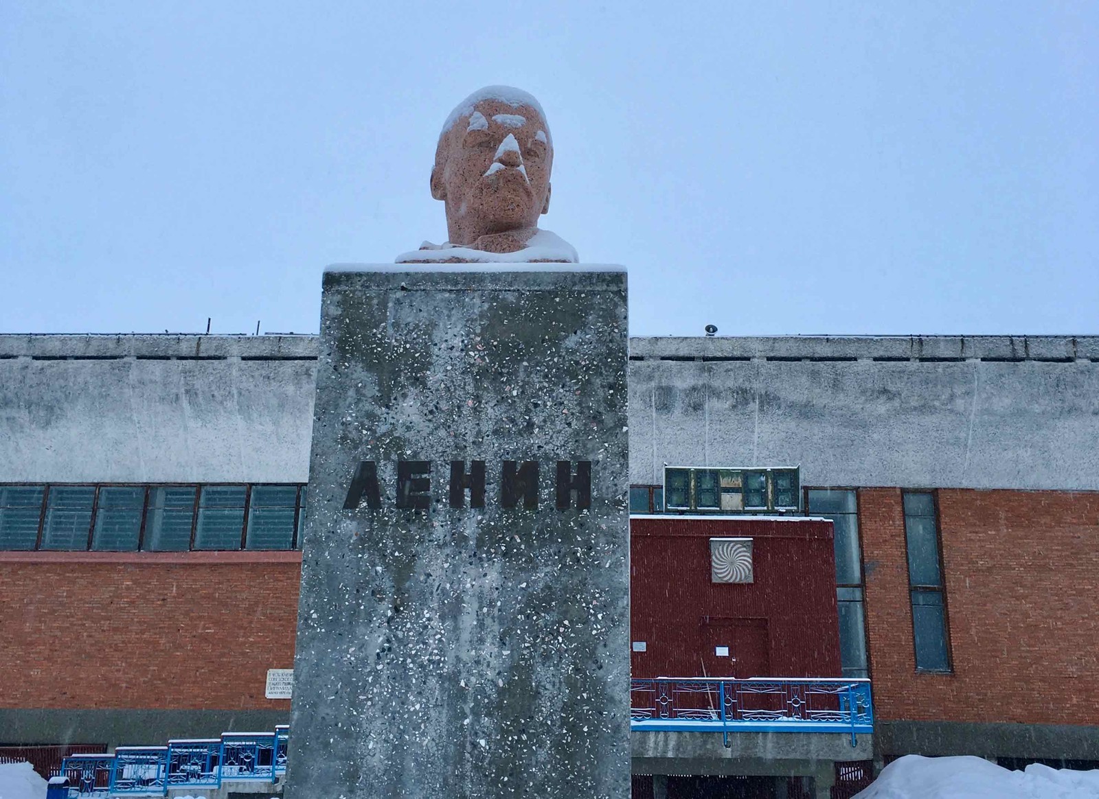 Затерянный мир: что осталось от советского посёлка в Арктике? - Арктика, СССР, Природа, Заброшенное, Длиннопост, Перевод, Bloomberg, Insiderpro