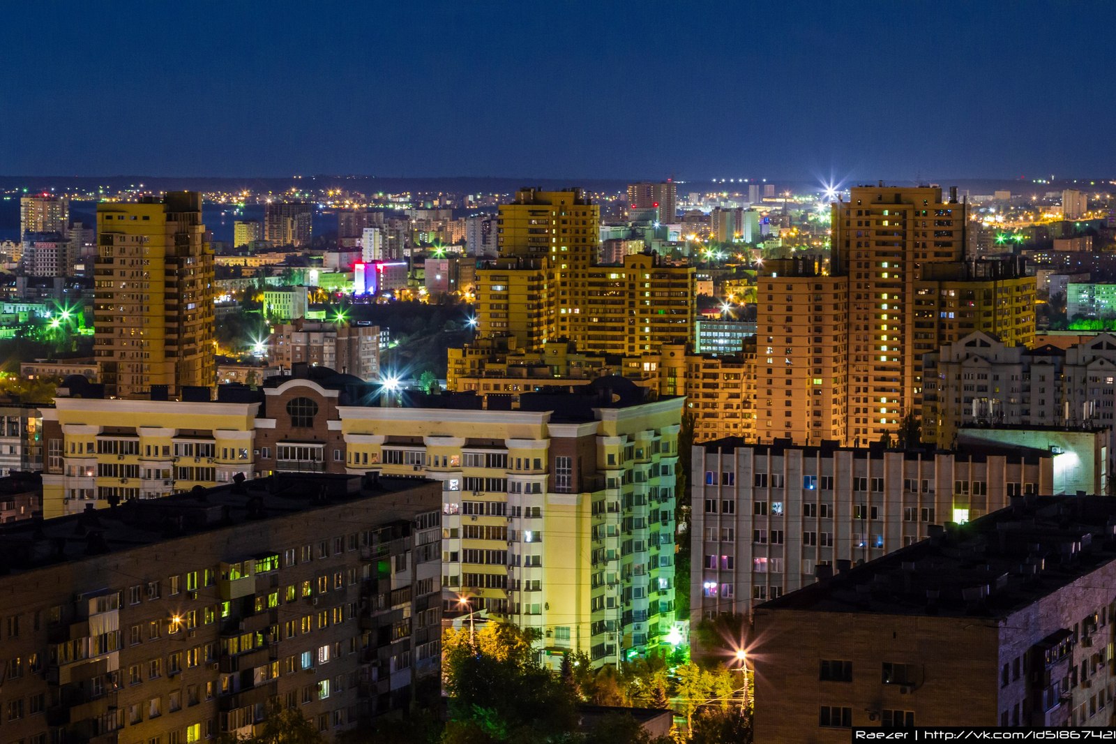Город Волгоград ночью