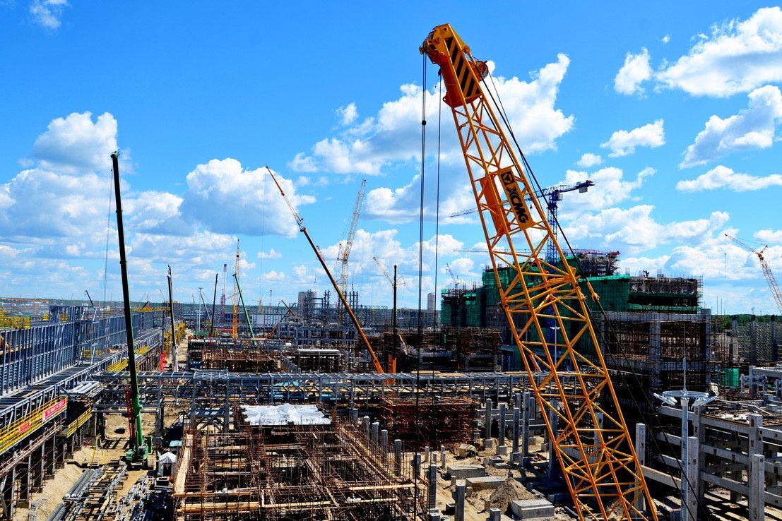 Giraffes construction site - Tobolsk, Building, The photo