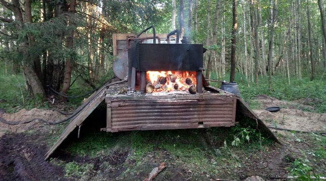 It looks like a mobile moonshine distillery - Moonshine, Scale, , Alcohol mashine