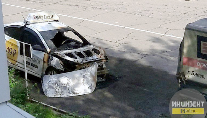 Yandex taxi car burned down at night in Biysk - Taxi, Arson, Competition, Biysk, Yandex Taxi