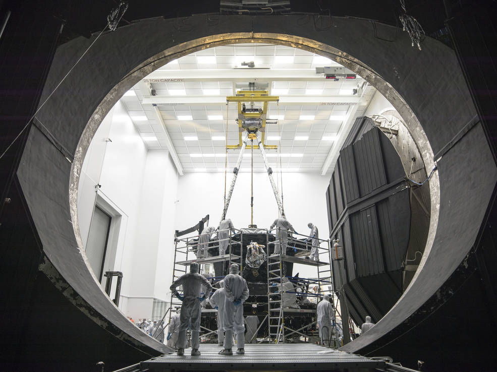 Telescope James Webb Space Telescope placed in a cryogenic chamber for testing - Telescope, Webb, Space, Astronomy, NASA, Video, Longpost