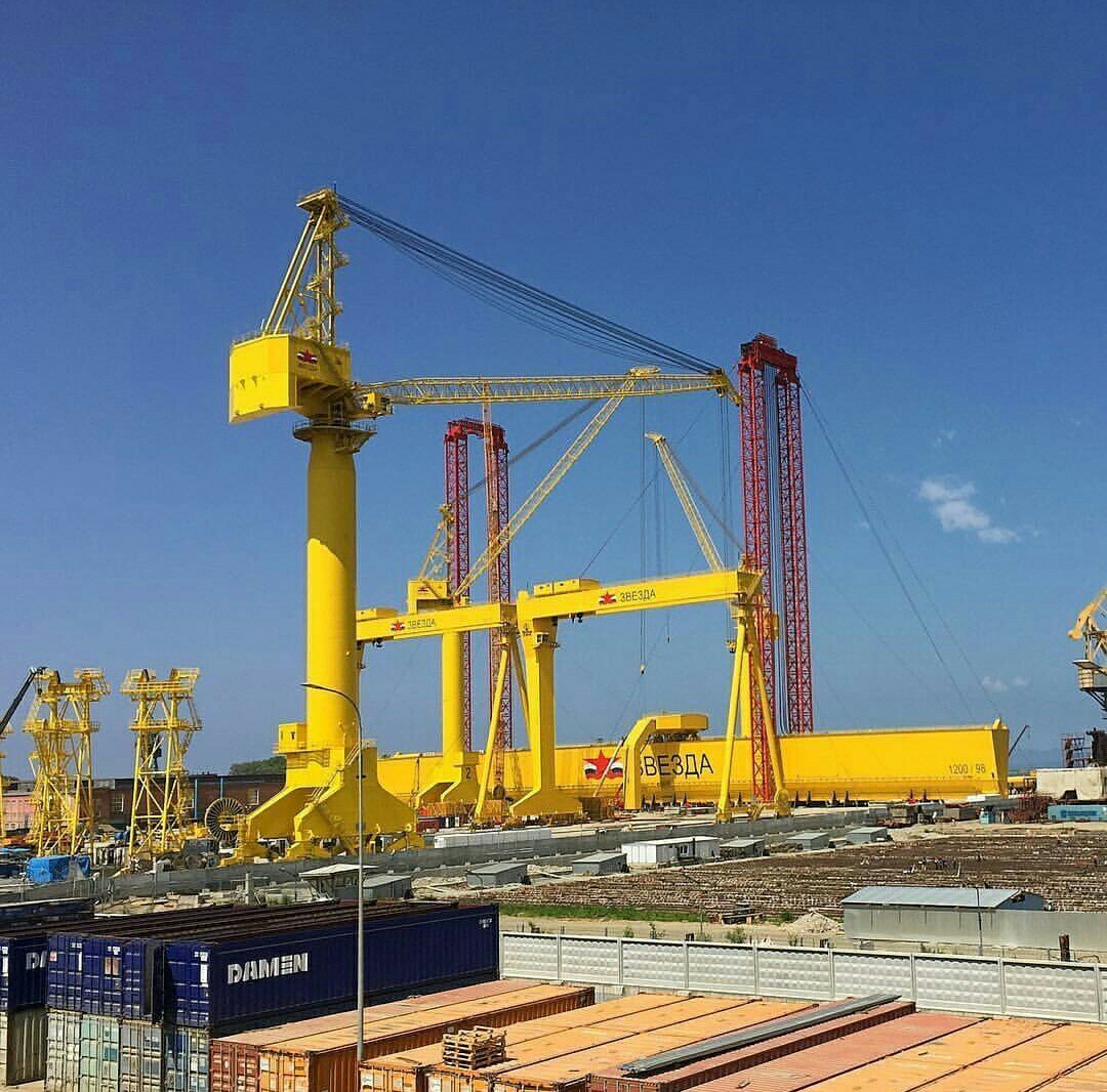 Zvezda Shipbuilding Complex is completing the installation of a Goliath type gantry crane - Tap, Russia, Factory, Instagram, Video, Longpost