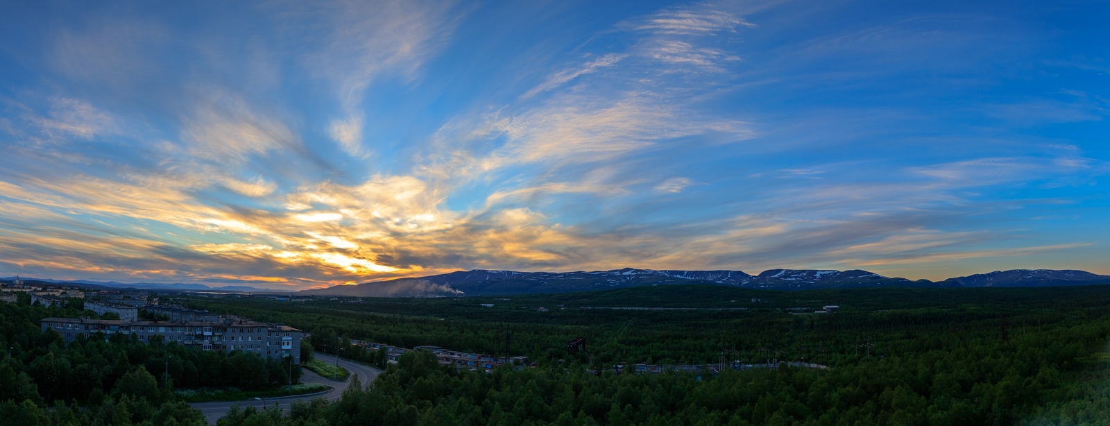 From dusk to dawn a few minutes. - My, Polar day, Sunset, dawn, Apatity, Панорама, Photographer