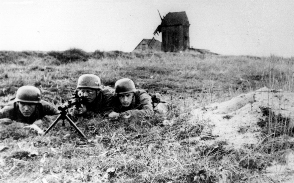 WWII Black and white photographs 1940. Fall of France. The retreat of the allied forces. - The Second World War, Not mine, Story, Longpost, France, 1940, Black and white photo