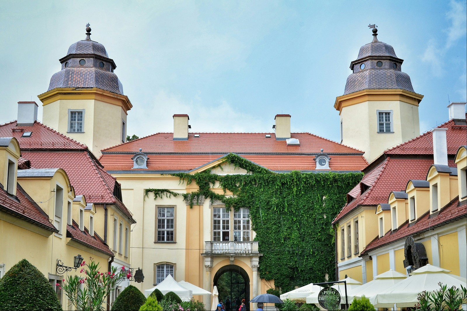 Ksienzh Castle in Poland. - My, Lock, Poland, Snapseed, Architecture, Headless, Longpost