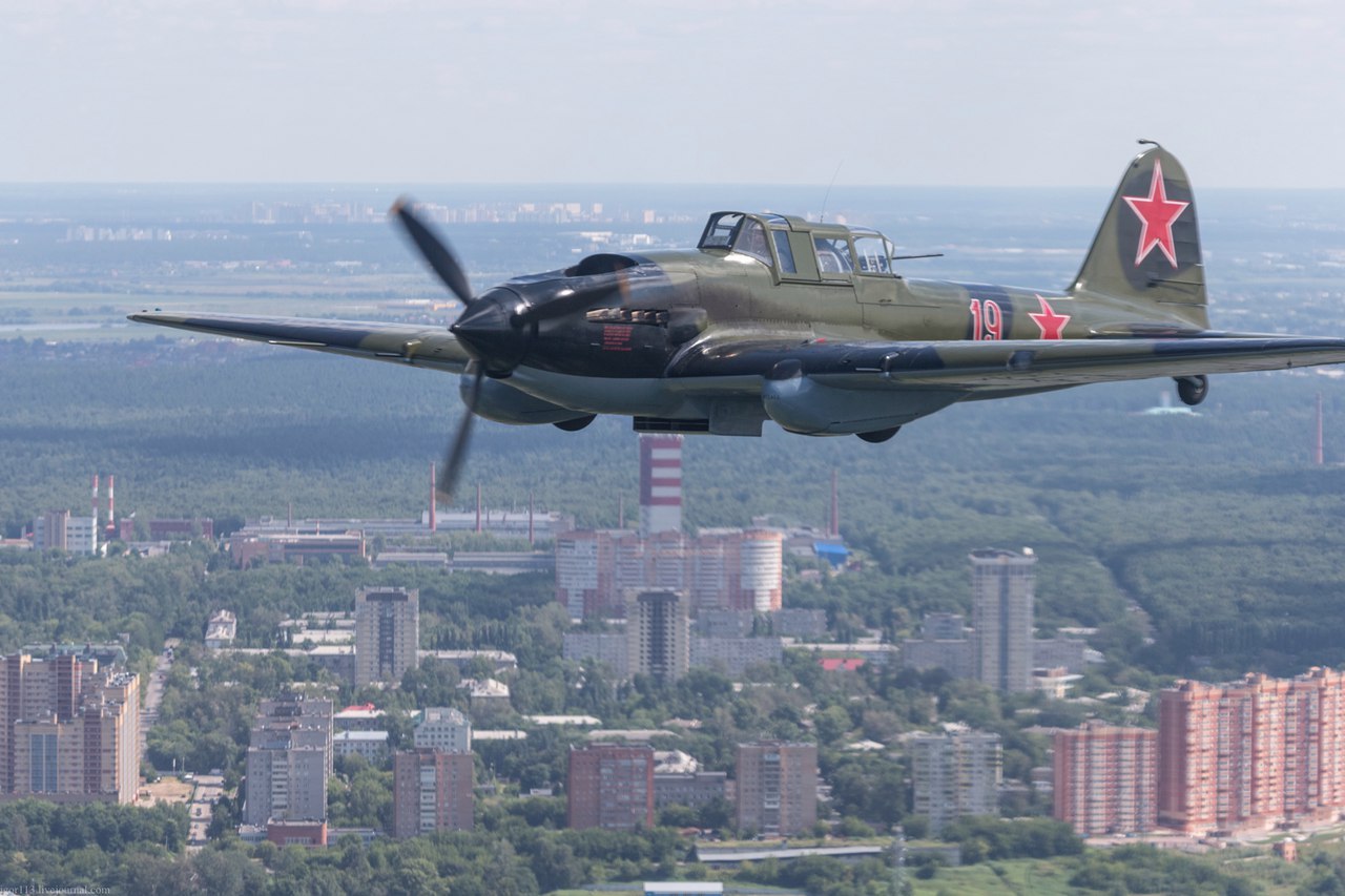 Transfer of the restored Il-2 attack aircraft from Ramenskoye to Kubinka on August 9, 2017 - Weapon, The Great Patriotic War, IL-2, Legend, Stormtrooper, Restoration, Memory, Video, Longpost, Ferry, Attack aircraft