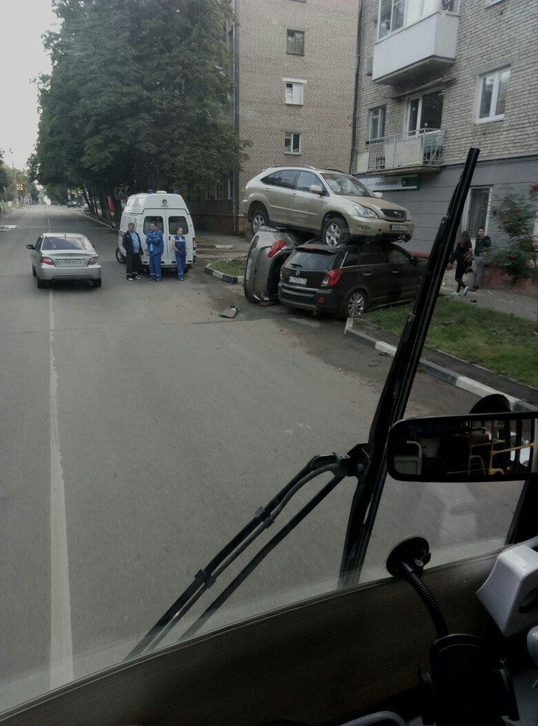 Двухуровневая парковка - ДТП, Мастер парковки, Многоэтажка