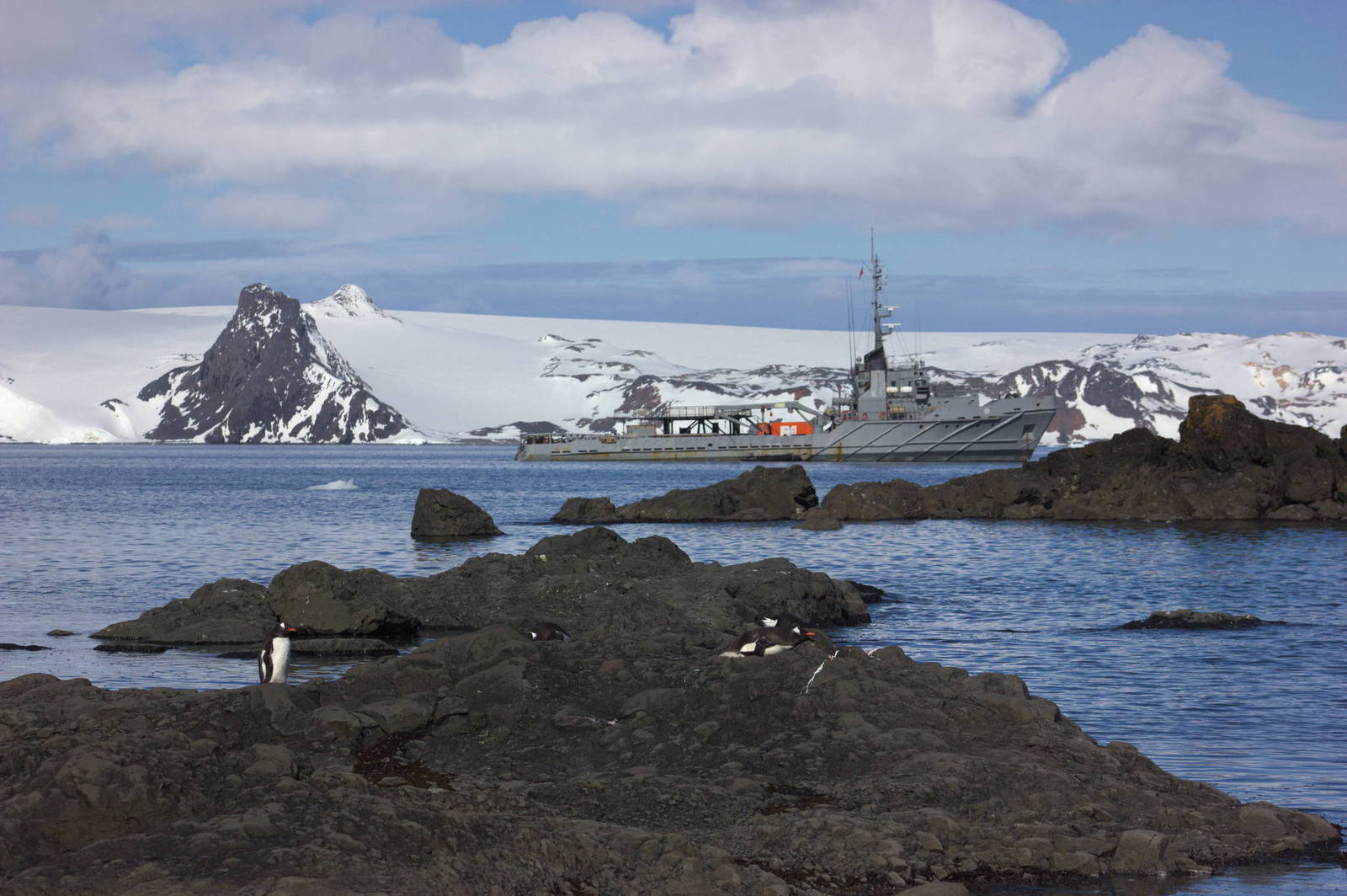 Ships came into our harbor - My, Antarctic, , Russia, Chile, Ship, Srach, Longpost