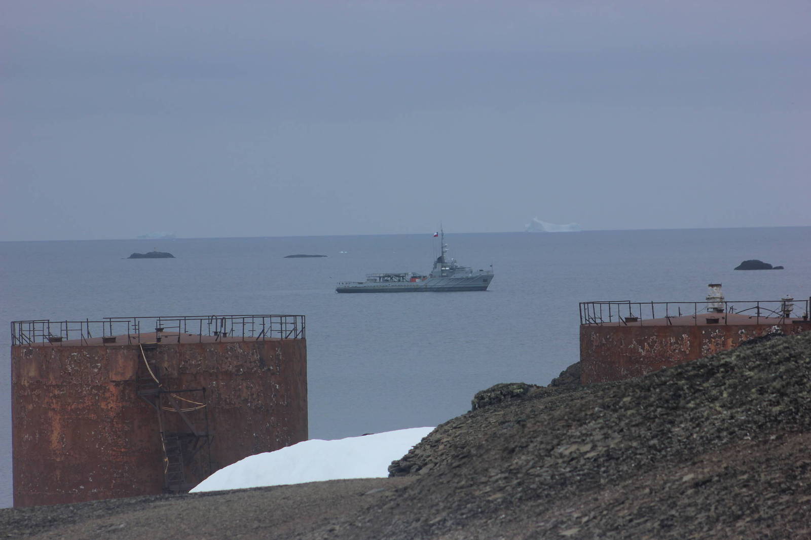 Ships came into our harbor - My, Antarctic, , Russia, Chile, Ship, Srach, Longpost