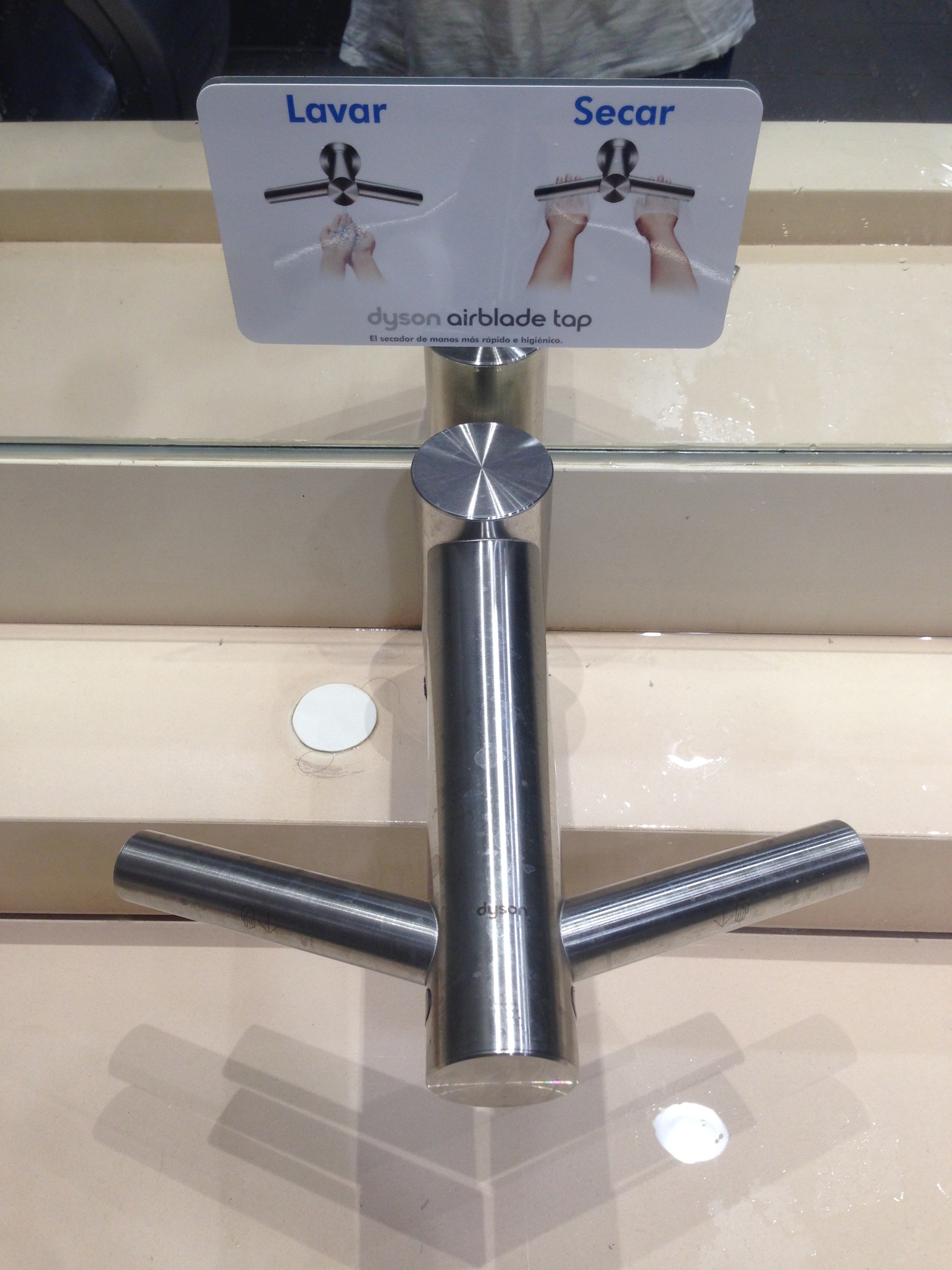 Cool faucet from dyson - My, Video, The photo, Shopping center, Toilet, Mixer, Dyson