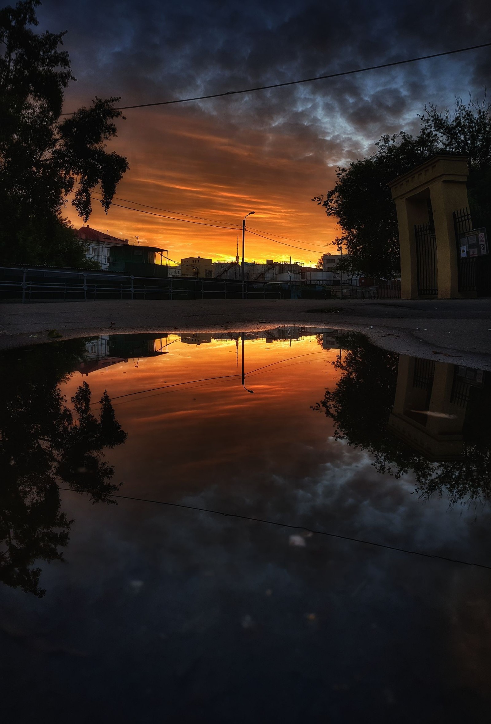 Ordinary Moscow sunrise - My, dawn, Moscow, Samsung Galaxy S8, Puddle