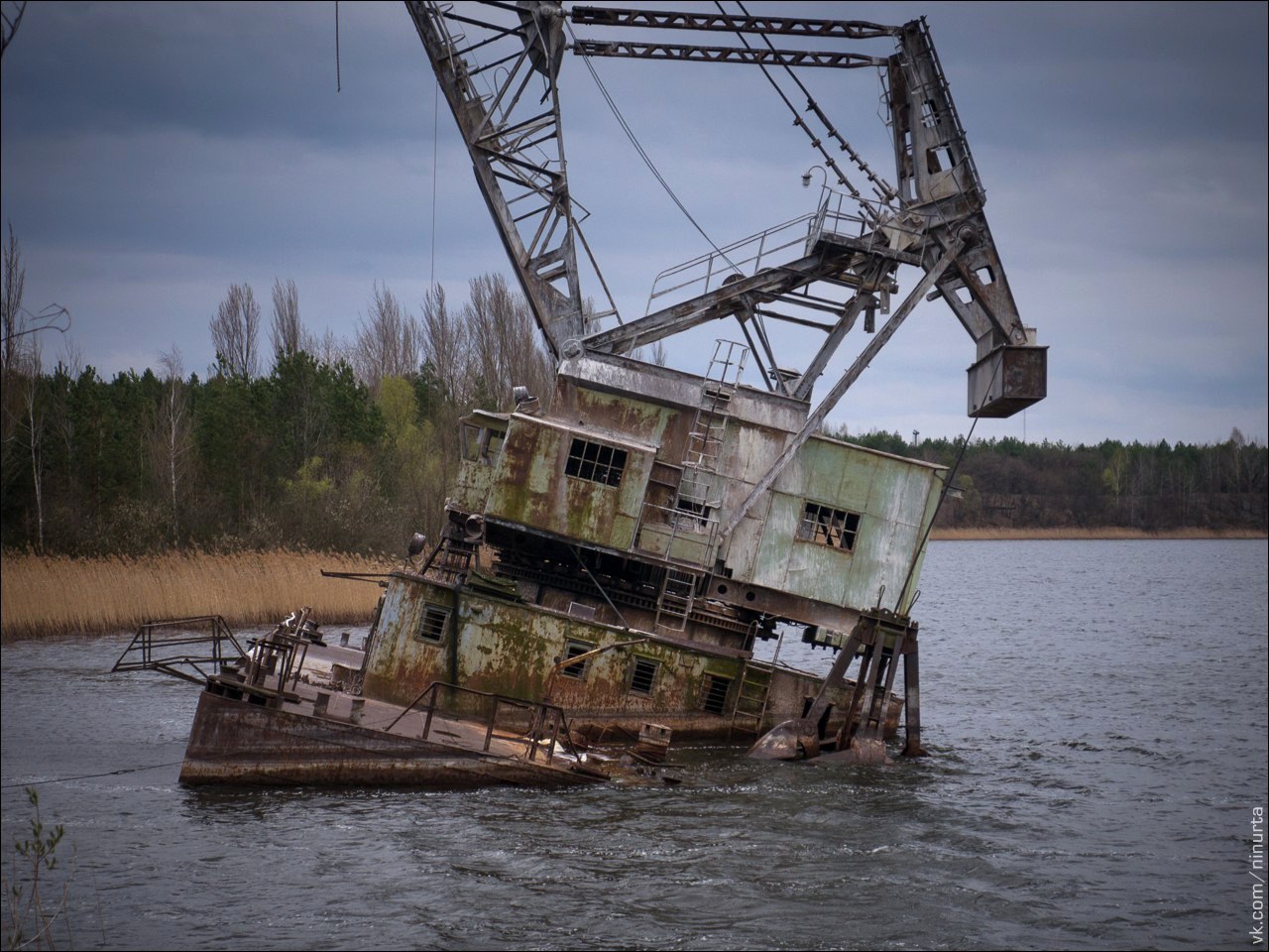 Cargo port of Pripyat. - My, Urbanphoto, Stalker, Pripyat, Post apocalypse, Port, Harbour crane, Zuo, Tap, Video, Longpost