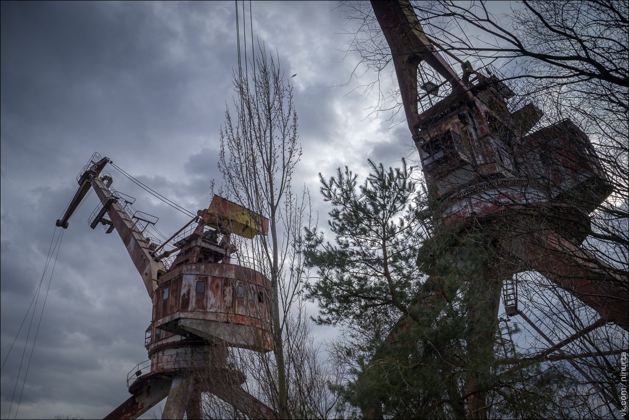 Cargo port of Pripyat. - My, Urbanphoto, Stalker, Pripyat, Post apocalypse, Port, Harbour crane, Zuo, Tap, Video, Longpost