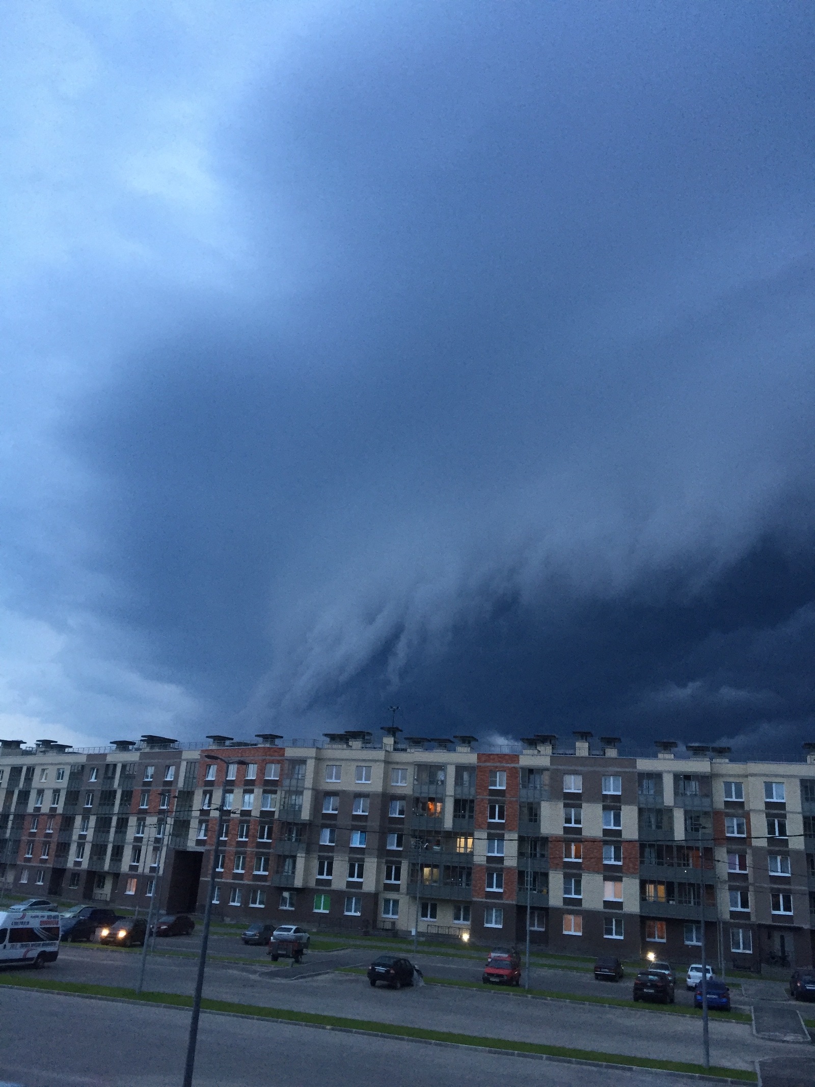 Yesterday's storm in all its glory, of course it sparkled like hell) - My, Storm, Shower, Hail, Saint Petersburg, Zeus, Nature, beauty, Zeus (god)