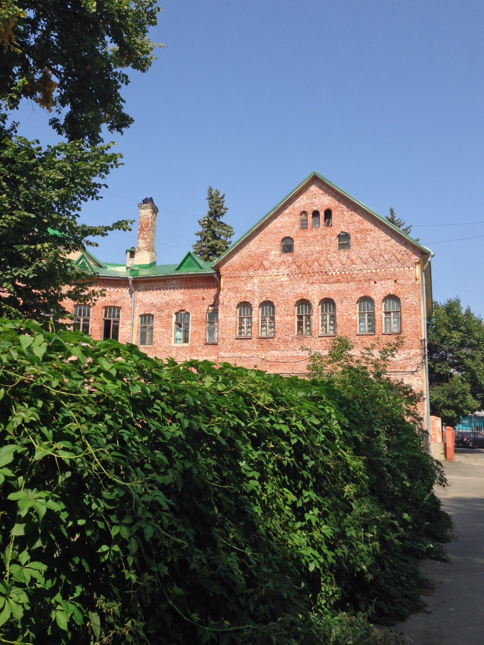 More Nizhny Novgorod courtyards for you - My, Courtyard, Gothic, Nizhny Novgorod, Longpost