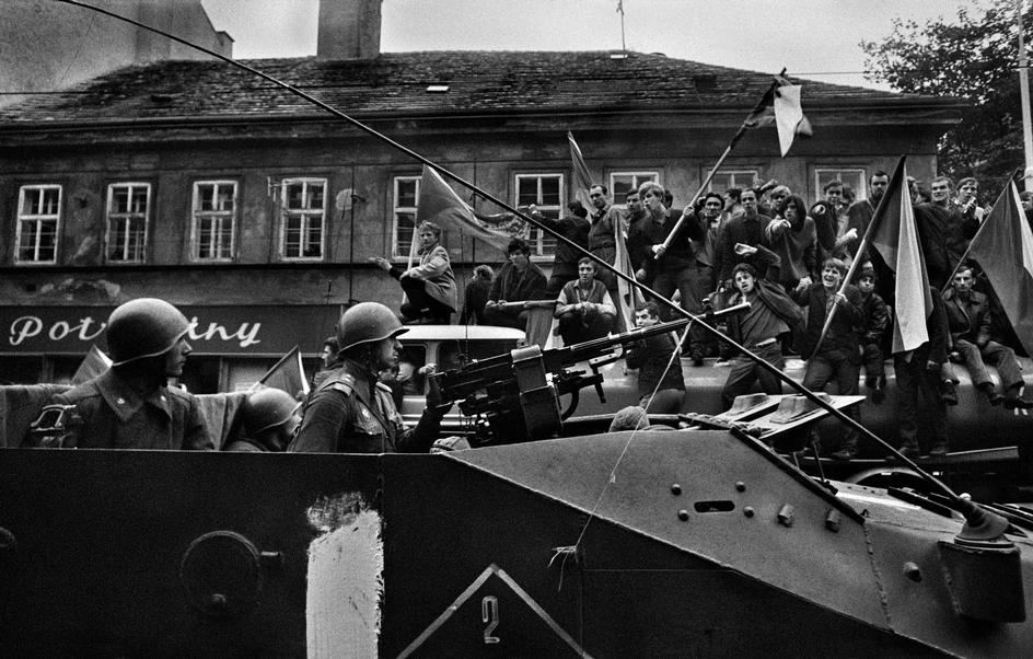 On August 21, 1968, the Soviet troops invaded Czechoslovakia. There are no countries, but the photo remains. - the USSR, Czechoslovakia, Invasion, Story, From the network, Longpost