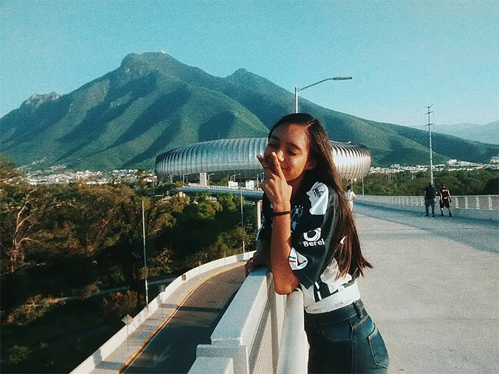 shikarnyj vid s tribuny stadiona