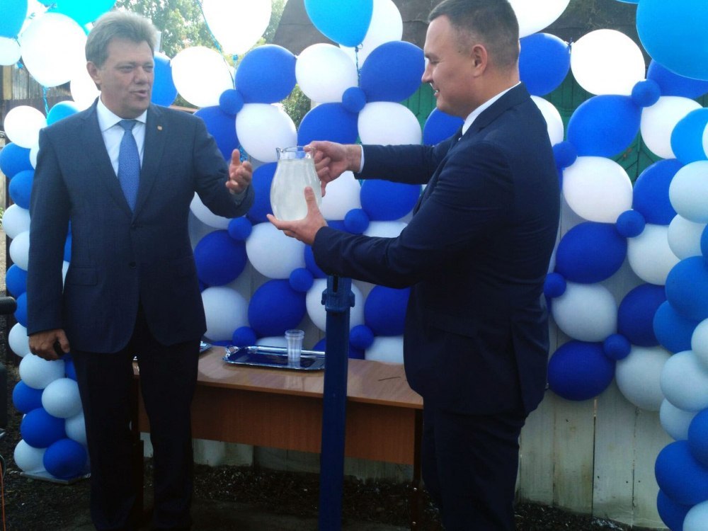 A column was solemnly opened in Tomsk - Tomsk, Loudspeakers, Water pipes, ribbon, Celebration, 21 century, Russia, Politics