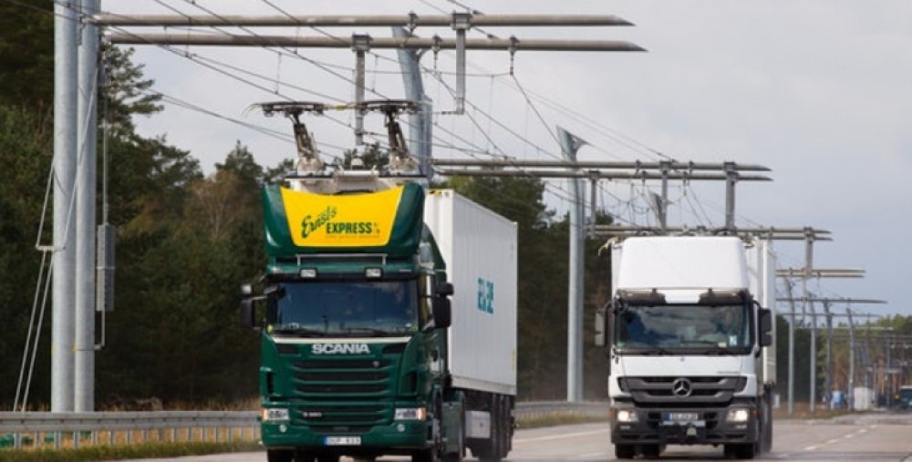 The first section of the electrified highway in Germany - Road, Electricity, Technologies, Germany, Truck, Car, Electric car, Siemens, Video, Longpost