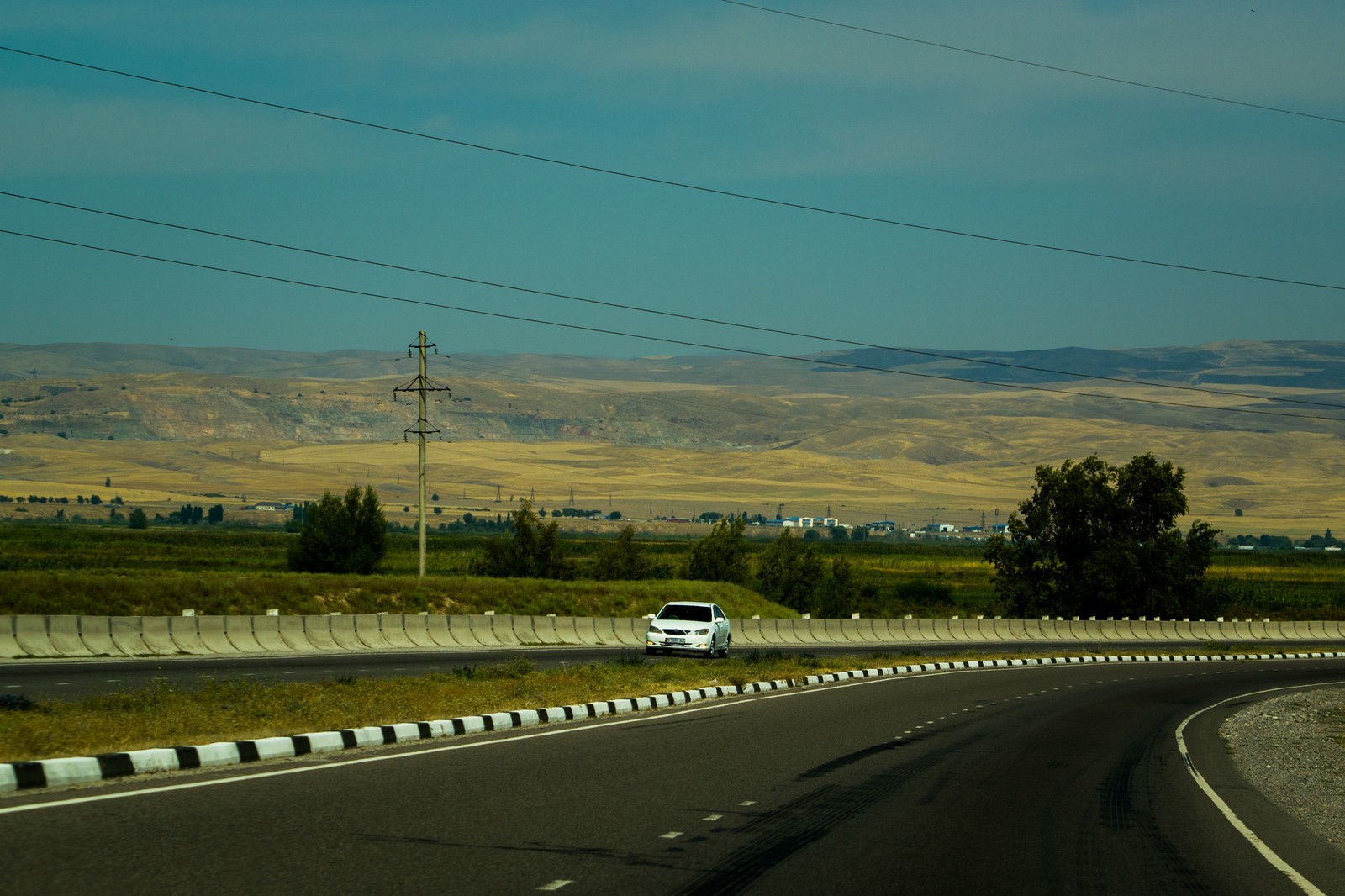 A few photos taken on the way from Bishkek to Issyk-Kul - My, Issyk-Kul, Kyrgyzstan, Bishkek, The photo, Longpost