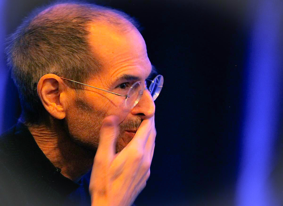 All around deception. - Steve Jobs, Surname, Alias